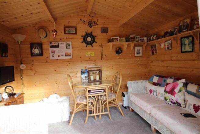 SECOND DOUBLE BEDROO