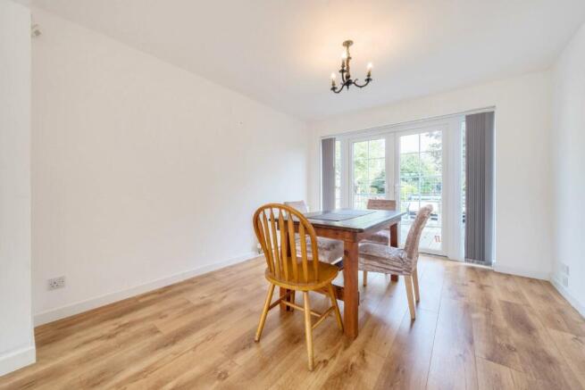 DINING ROOM.jpg