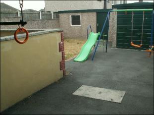 Rear Garage & Garden
