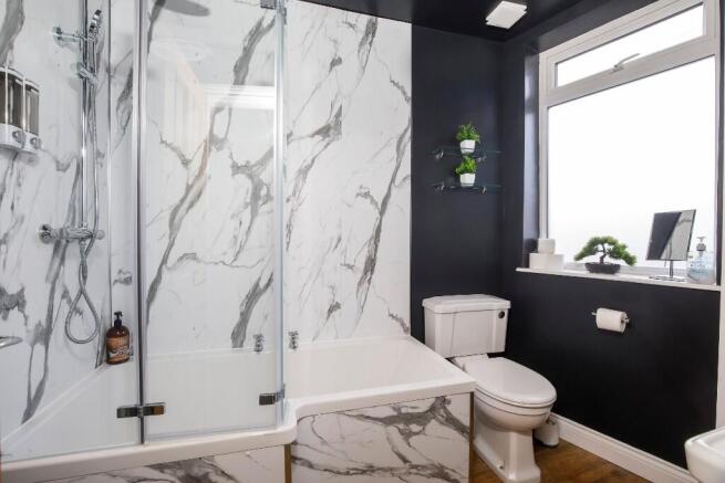 2 bed Apartment to rent Image 11