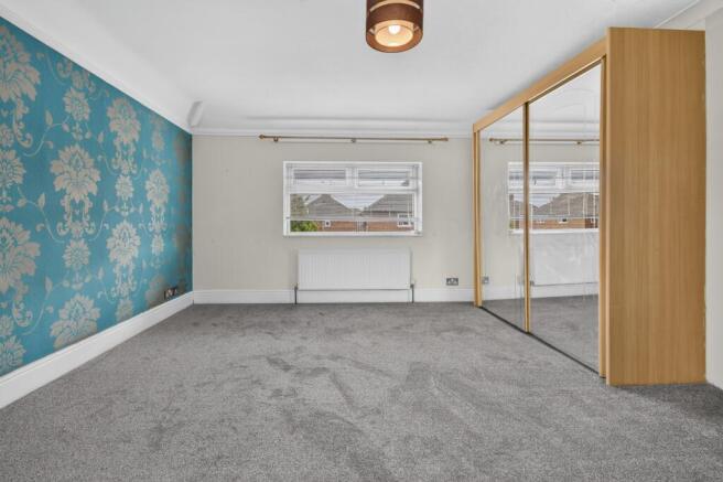 4 bed Semi-Detached for sale Image 8