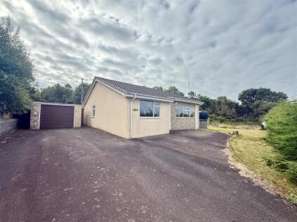 Oakford, Llanarth