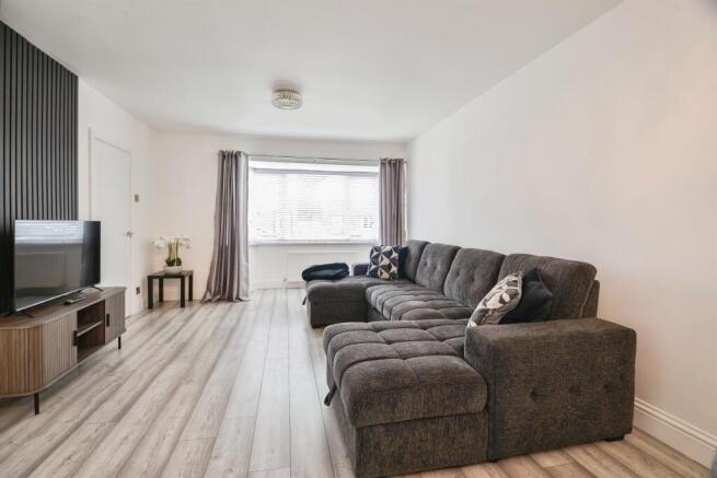 3 bed Semi-Detached for sale Image 4
