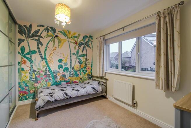 4 bed Detached for sale Image 11