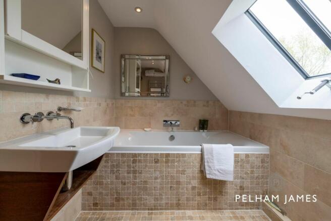 Bathroom, The Thatch, Harringworth