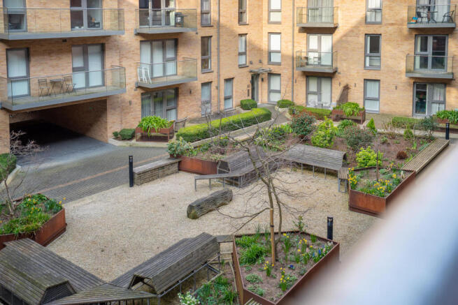 2 bed Apartment for sale Image 12
