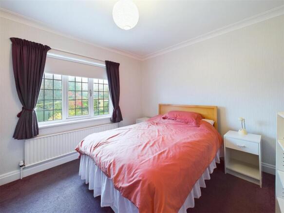 3 bed Detached to rent Image 11
