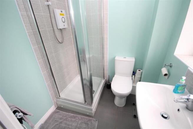ensuite].JPG