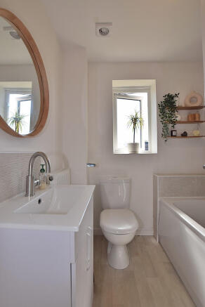 3 bed Detached to rent Image 12
