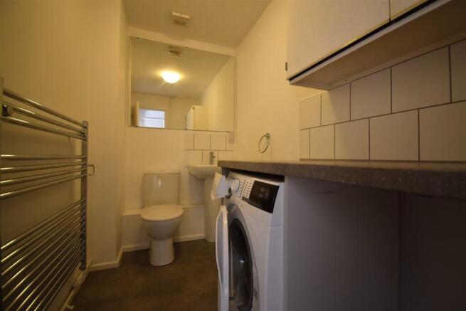 Cloakroom & utility.JPG