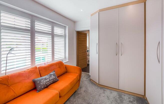 Dressing room/bed...