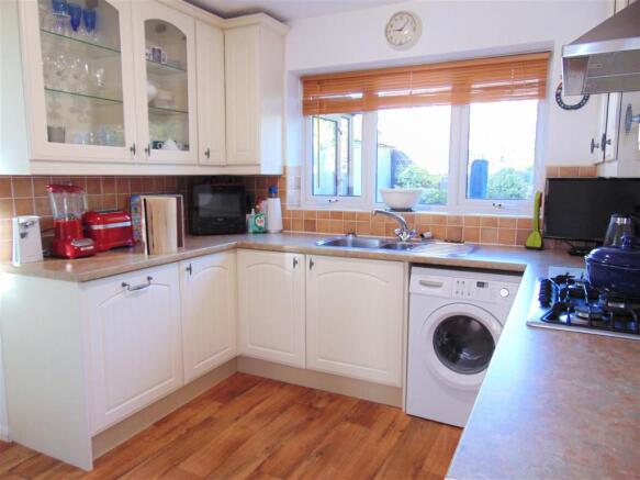 Kitchen 1a.JPG