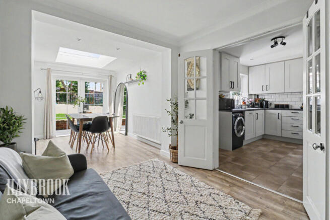 4 bed Semi-Detached for sale Image 7