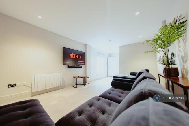 2 bed Flat to rent Image 4