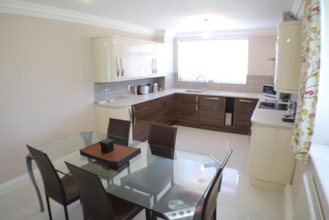 Kitchen/Dining Area