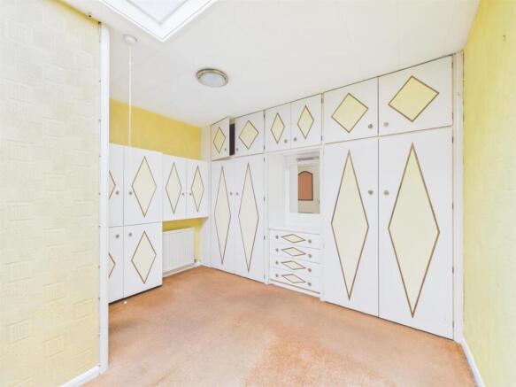 2 bed Semi-Detached Bungalow for sale Image 5