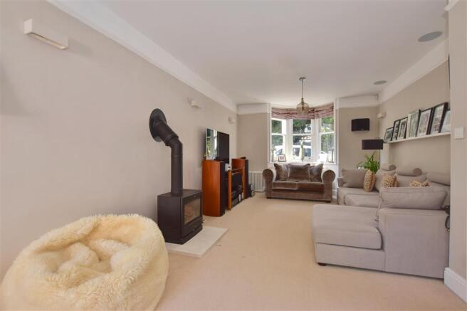 Lounge/ Dining Room