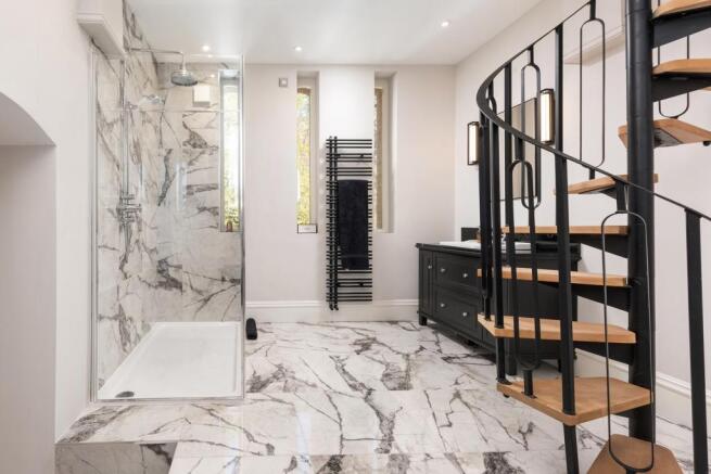 En Suite Bathroom