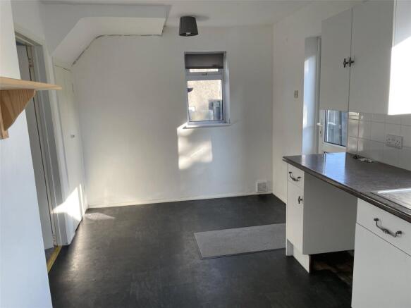 Kitchen / Dinning