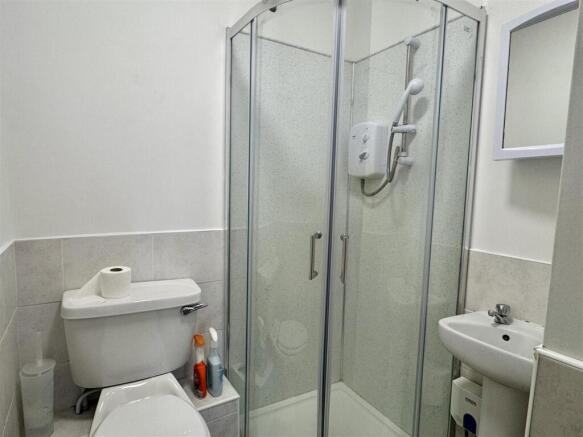 2 bed Flat to rent Image 8
