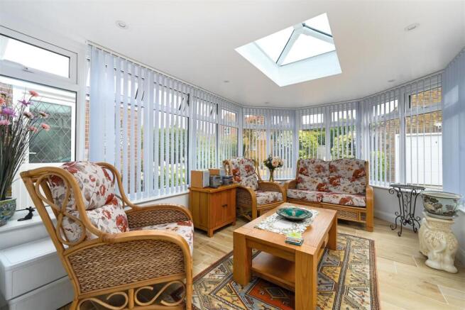 Heather-Cottage-Cooden-Close (17).jpg