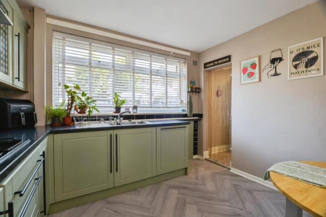 3 bed Terraced for sale Image 7