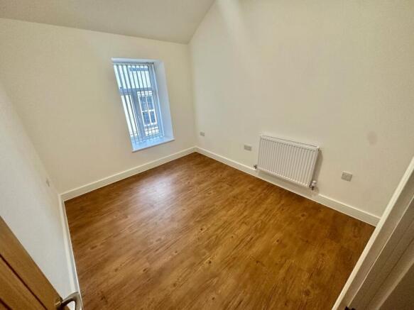 2 bed Apartment to rent Image 6