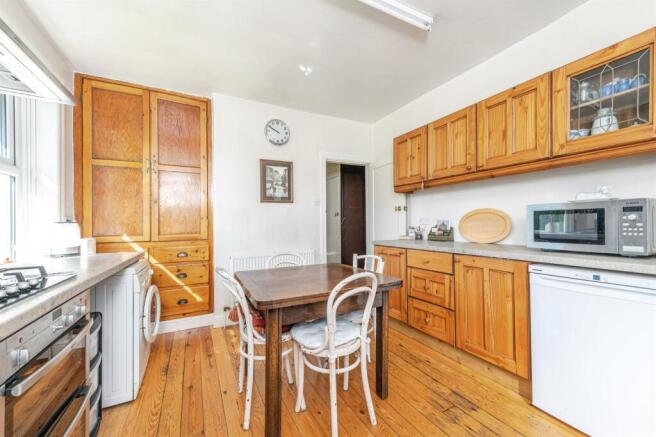 3 bed Detached for sale Image 5