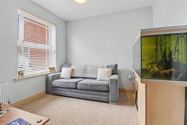 SNUG/DOWNSTAIRS SITTING ROOM