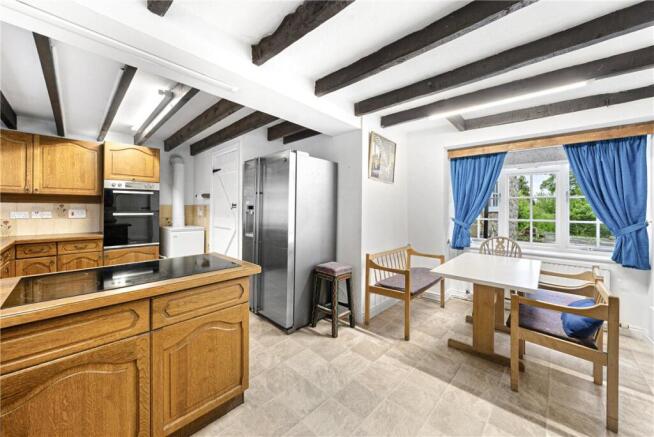 4 bed Detached for sale Image 6