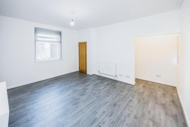 2 bed House to rent Image 12