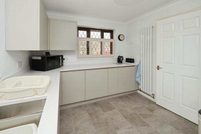 2 bed Semi-Detached for sale Image 7