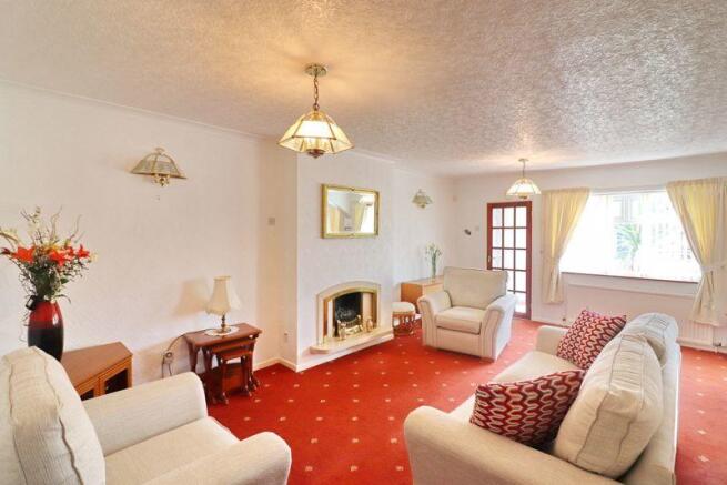 Lounge/Dining ...