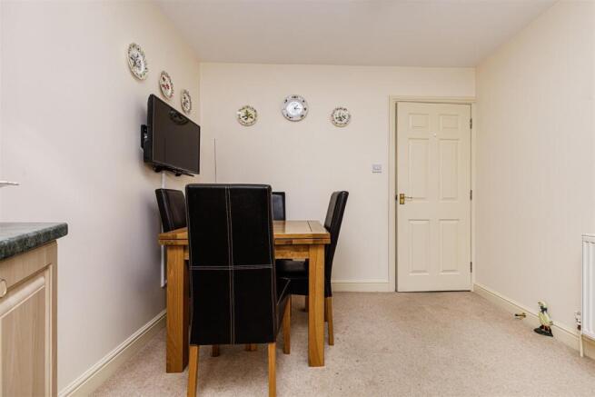 2 bed Apartment for sale Image 11