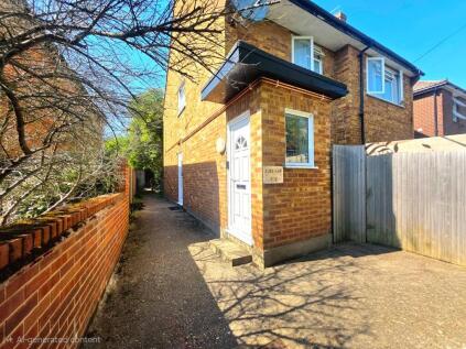 Alma Row, Harrow