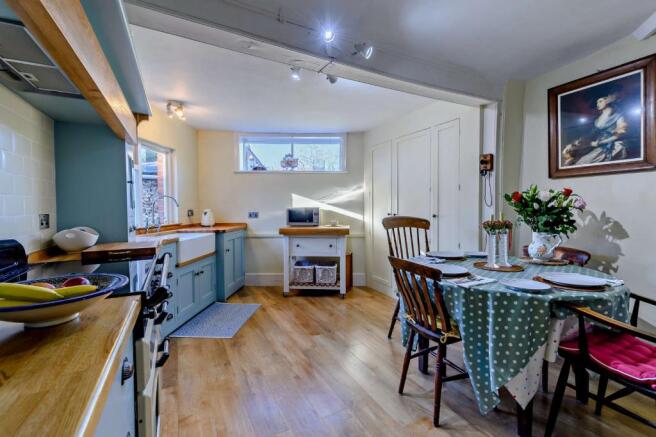 Kitchen/Breakfast