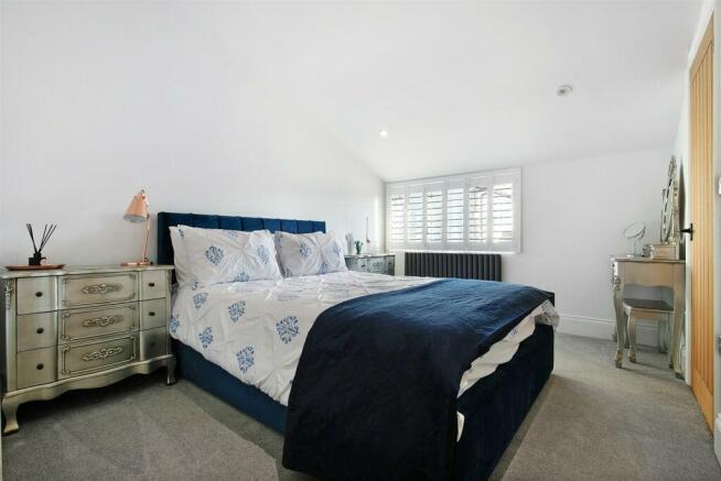 bed 2 (2).jpg