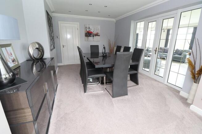 4 bed Detached for sale Image 11