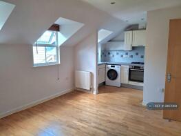 Flat 4, 23 Cambridge Court, Tapster Street, Barnet EN5 5SP