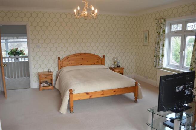 BEDROOM 1