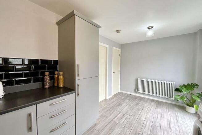 3 bed Semi-Detached for sale Image 7