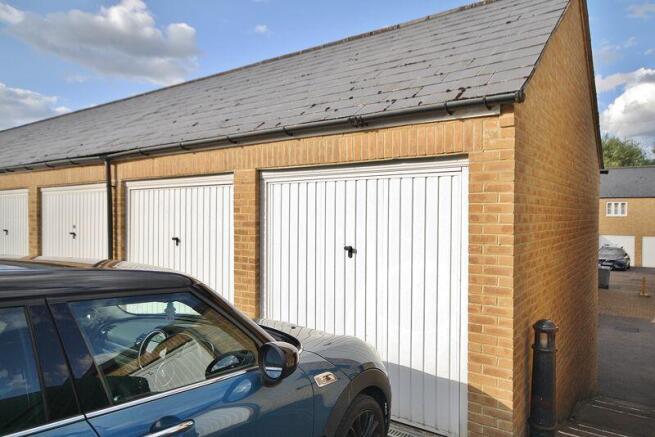 Garage & Parking Space