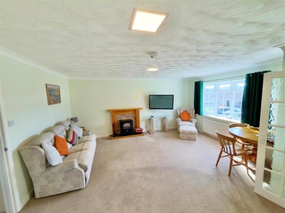 Living Room.jpg