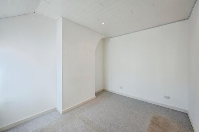 2 bed Terraced for sale Image 9