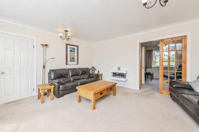 4 bed Detached for sale Image 9