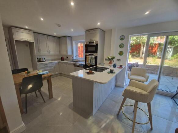 10 Hghbank Kitchen.jpg