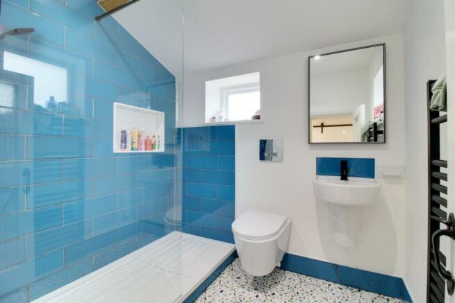 Ensuite to Bedroom Three.jpg