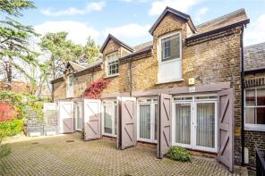 2, 93 Stable Lodge, West Hill, London SW15 3SP