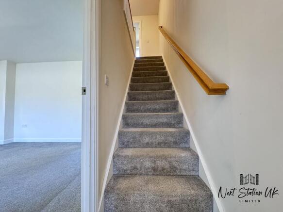 3 bed Semi-Detached for sale Image 6