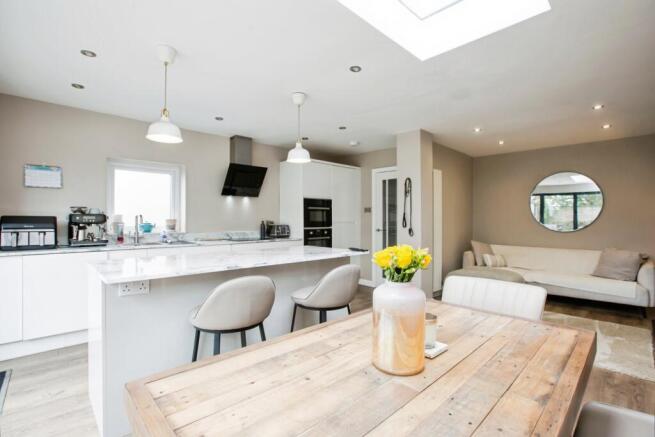 3 bed Semi-Detached for sale Image 10
